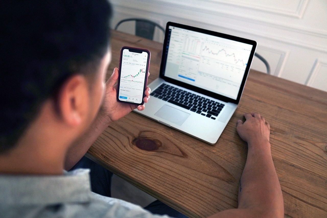 Investmentfonds oder ETF – Kostenvergleich für Anleger in der Region Neumarkt – May-Finanz
